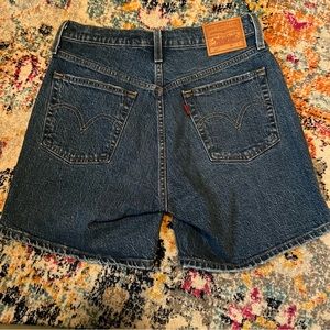 Levi’s 501 shorts button fly 5 in inseam